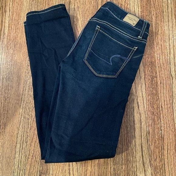 American Eagle Outfitters Denim - Dark Wash American Eagle Size 2s (Short) Jeans